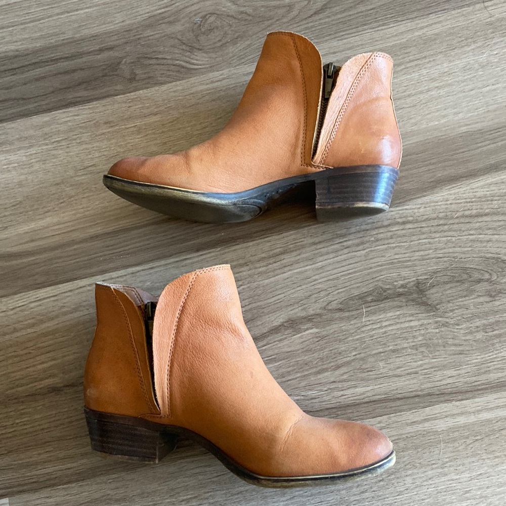 Lucky boots EUC